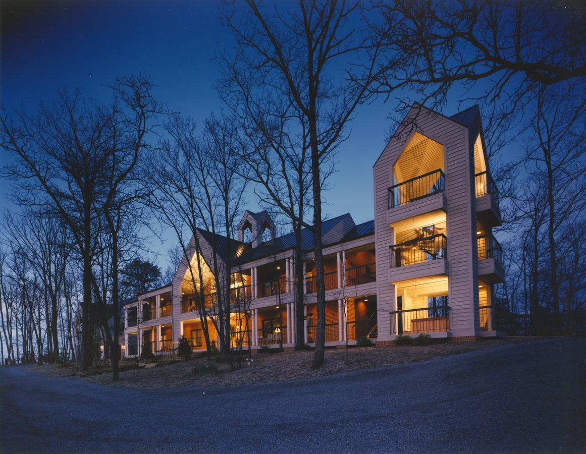 Iris Inn & Cabins Waynesboro Exterior photo